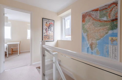 Photo 28 - Quiet 3 Bedroom House With a Garden in Putney