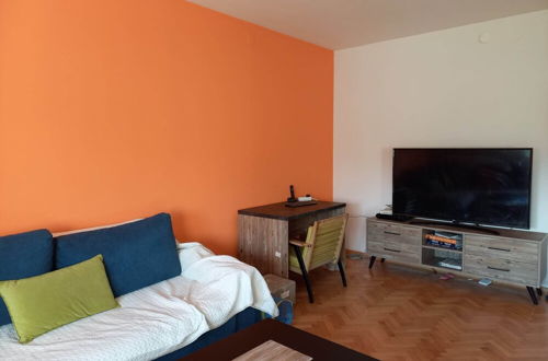 Foto 8 - Stunning Color 1-bed Apartment in Skopje