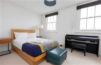 Photo 1 - Bright 1 Bedroom Apartment in Hackney Near Colombia Road