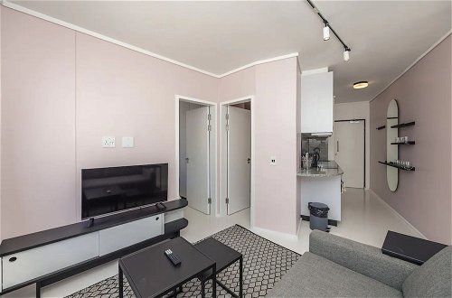 Photo 10 - Chic and Modern 1 Bedroom Apartment With Lions Head View