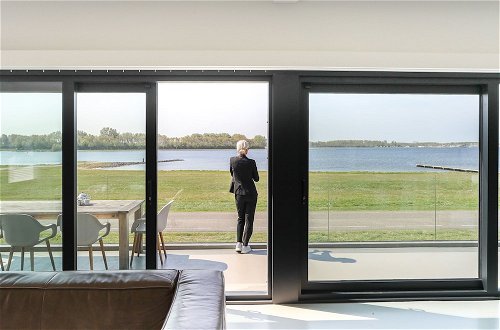 Photo 22 - Detached Villa With Views Over Lake Veere