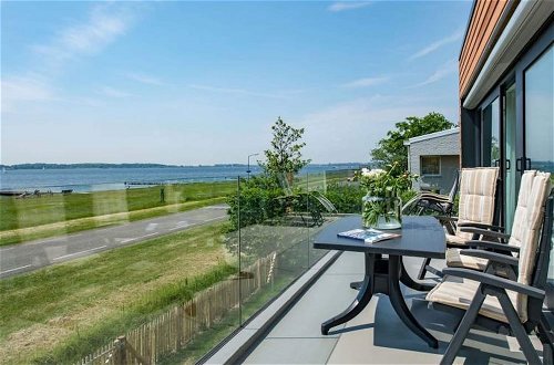 Foto 10 - Detached Villa With Views Over Lake Veere