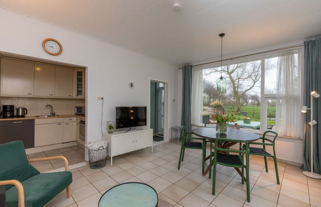 Cozy 4-person Stay at Rustenpolder - Foto 14