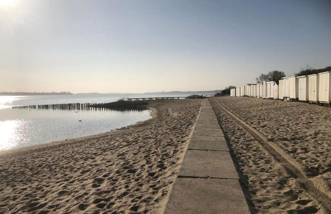 Cozy 4-person Stay at Rustenpolder - Foto 24