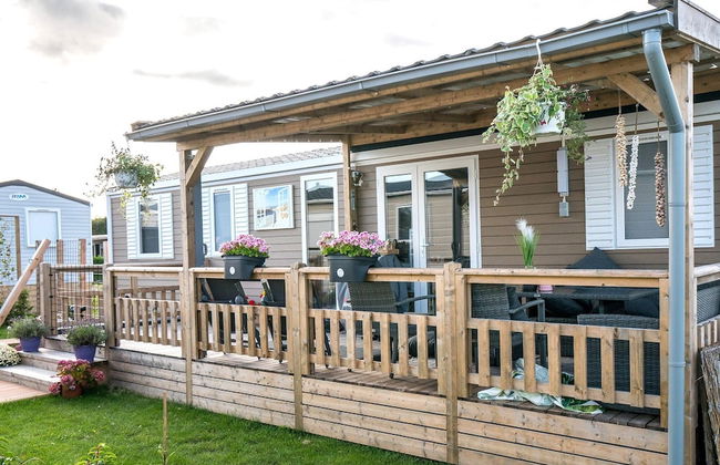 Chalet in Oostkapelle Near Beach & Pool - Foto 1