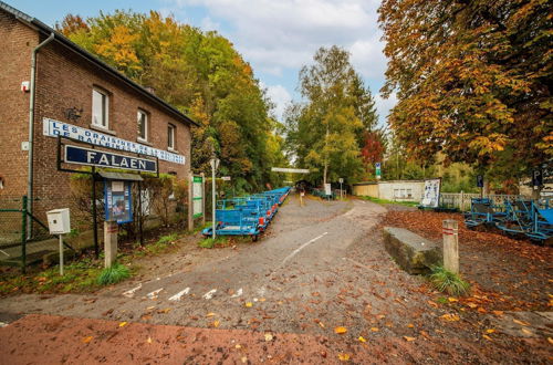 Foto 41 - Spacious Holiday Home in Falaen With Garden