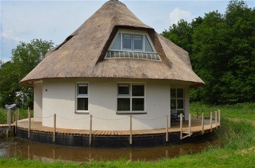 Foto 26 - Unique Holiday Home in Noordwolde With Garden