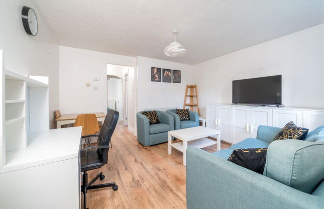 Crawley Pet Friendly 1-Bedroom Apartment - Foto 10
