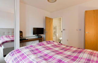 Photo 2 - 2-bed Apartment Only 15 Mins From Central London