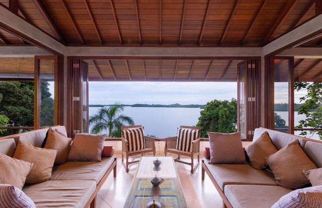 Elevated Villa Overlooking Tranquil Koggala Lake - Foto 10