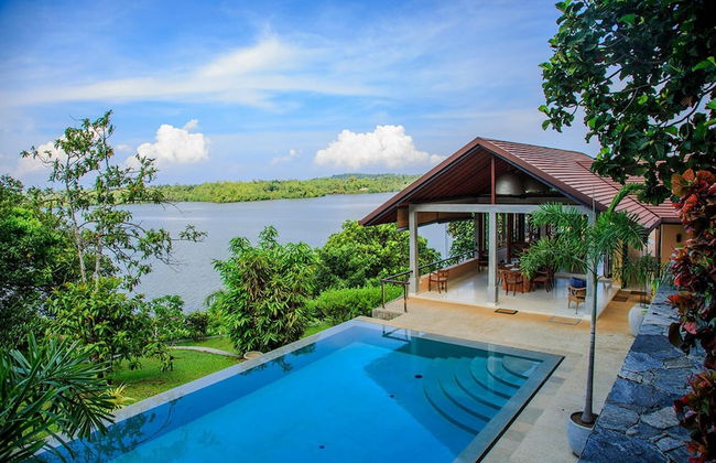 Elevated Villa Overlooking Tranquil Koggala Lake - Foto 1