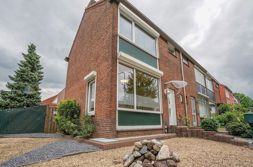 Foto 1 - Terraced House in Kerkrade With a Garden