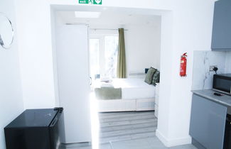 Photo 3 - Stunning 1-bed Apartment in Harrow With Parking