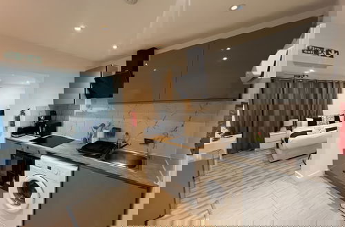 Foto 30 - Stunning 1-bed Apartment in Harrow With Parking