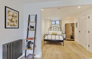 Photo 3 - Luxury one Bedroom Greenwich Studio Apartment Near Canary Wharf by Underthedoormat