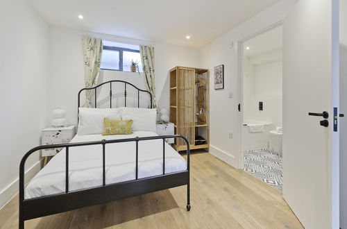 Foto 4 - Luxury one Bedroom Greenwich Studio Apartment Near Canary Wharf by Underthedoormat