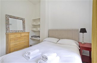 Photo 2 - Bright one Bedroom Apartment With Balcony in Maida Vale by Underthedoormat