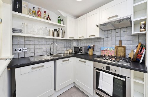 Foto 6 - Bright one Bedroom Apartment With Balcony in Maida Vale by Underthedoormat