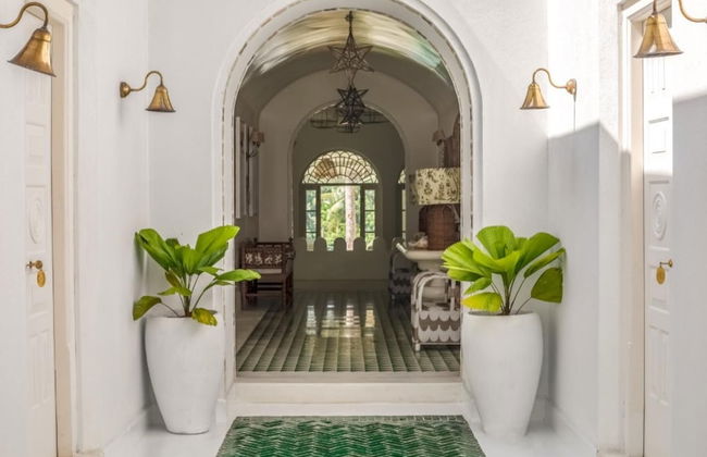 Breathtaking Villa In 02 Acres Of Tropical Walled-in Gardens - Foto 24