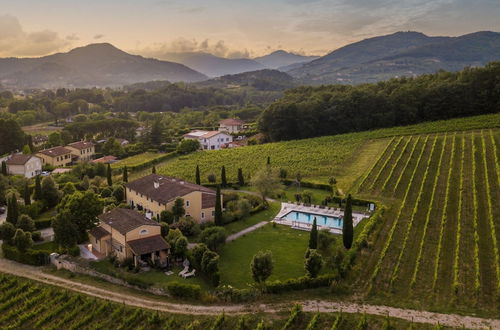 Photo 33 - Anna Farmhouse Apartment in Wine Resort in Lucca