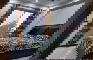 Photo 3 - Platinum Apartments