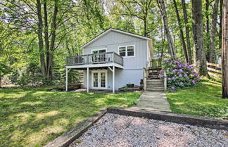 Foto 1 - Ludington Cottage w/ Deck, Yard & Fire Pit