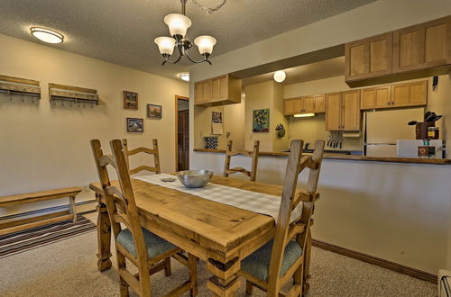 Photo 15 - Eat, Sleep, Ski! Rustic Mtn Condo: Wifi,tv, Hottub