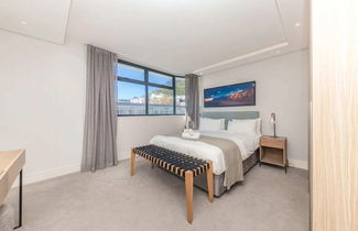 Photo 3 - Modern and Bright 1BD APT in Sunny Sea Point