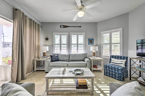 Photo 17 - Coastal Condo With Pool - Walk to Destin Beach