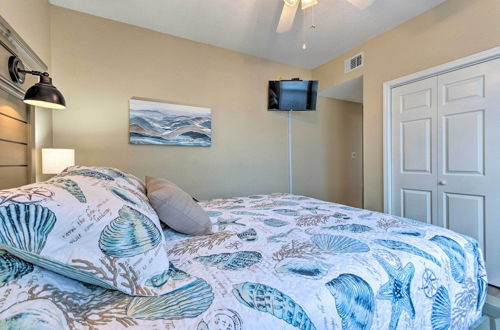 Photo 19 - Coastal Condo With Pool - Walk to Destin Beach