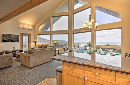 Photo 10 - Logan Road Lookout, Lincoln City Home w/ Game Room