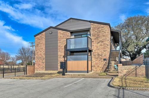 Photo 1 - Vibrant Home ~ 7 Mi to Fort Worth Stockyards