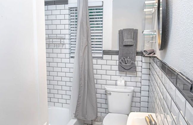 Remodeled Modern 1BR 1BA Apt Near Downtown 5min Pearl - Foto 24