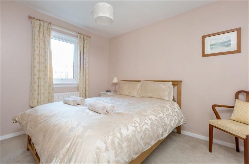 Photo 12 - 409 Cosy and Quiet 1 Bedroom Apartment in Canonmills With Parking