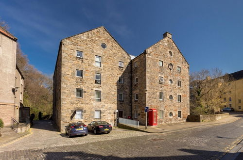 Photo 2 - 400 Attractive 2 Bedroom Apartment in Lovely Dean Village
