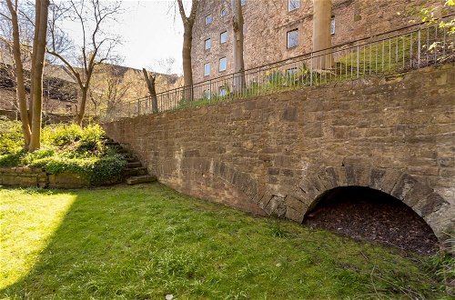 Photo 23 - 400 Attractive 2 Bedroom Apartment in Lovely Dean Village