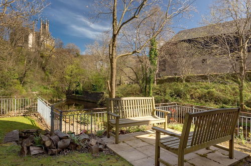 Photo 26 - 400 Attractive 2 Bedroom Apartment in Lovely Dean Village