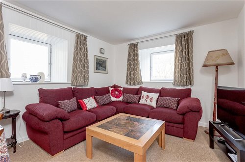 Photo 12 - 400 Attractive 2 Bedroom Apartment in Lovely Dean Village