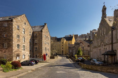 Photo 5 - 400 Attractive 2 Bedroom Apartment in Lovely Dean Village