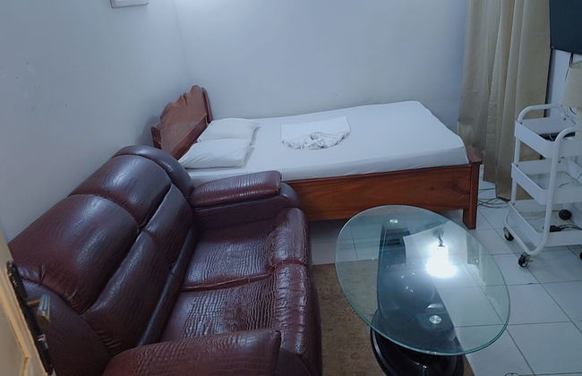 Mike's Flat hotel - Photo 11
