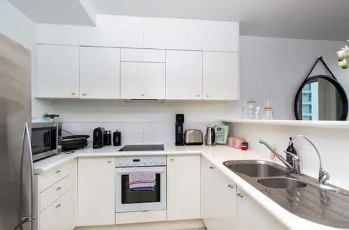 Foto 5 - Stunning Three Bedroom Home Near Sky Tower