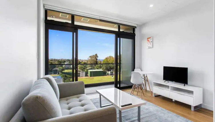 Photo 1 - Lovely Bright Apartment - Central Takapuna