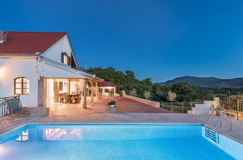 Photo 27 - Luxury Villa With Heated Pool & Magnificent View