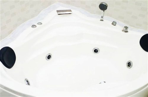 Photo 13 - Superb Apartment With Jacuzzi No019