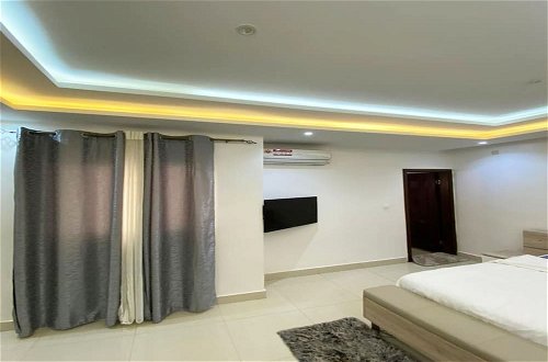 Photo 5 - Superb Apartment With Jacuzzi No019
