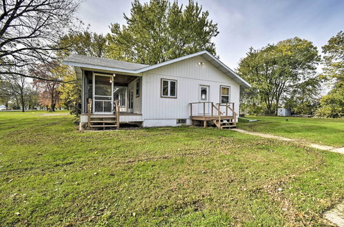 Foto 18 - Charming Neenah House w/ Porch on Lake Winnebago