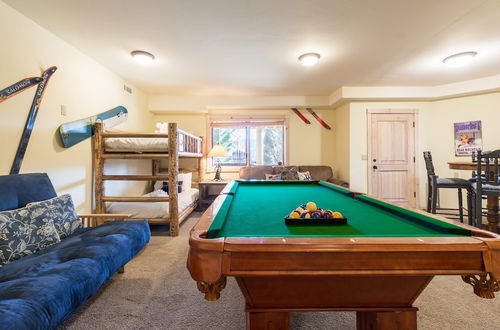 Foto 24 - Penticton Lodge by Avantstay Log Cabin Home w/ Incredible Views, Large Patio & Hot Tub