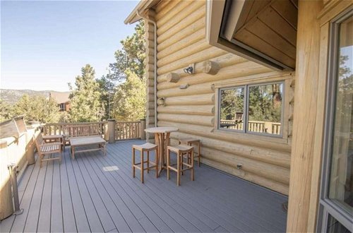 Photo 29 - Penticton Lodge by Avantstay Log Cabin Home w/ Incredible Views, Large Patio & Hot Tub