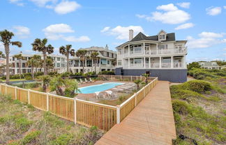 Foto 1 - 502 Ocean Blvd by Avantstay Beach Front Home w/ Pool & Ocean Views