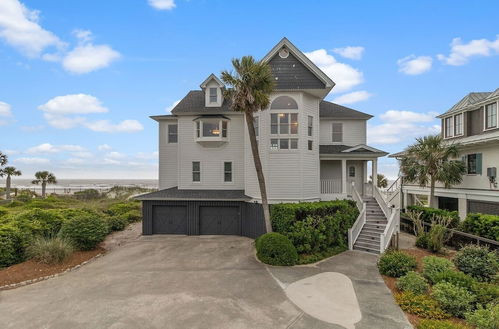 Photo 2 - 502 Ocean Blvd by Avantstay Beach Front Home w/ Pool & Ocean Views